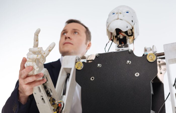 Humano y robot